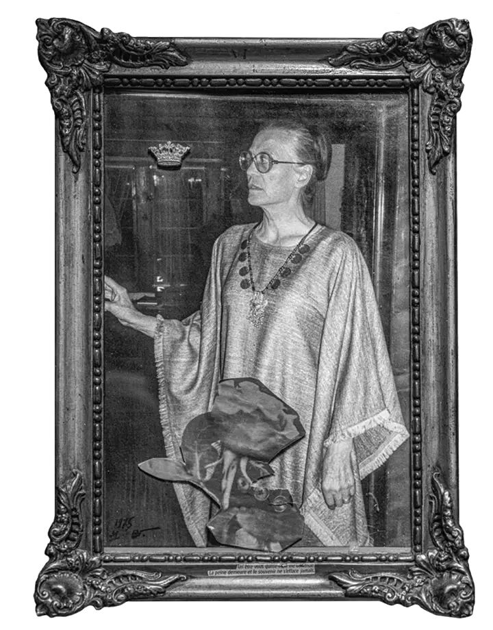 Portrait encadré de Madeleine en tunique, dans un cadre orné